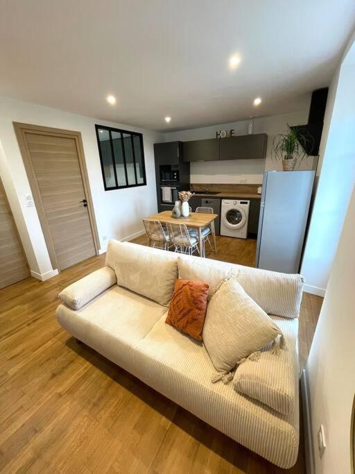 Appartement Calme Et Cosy Proche Centre Vue Chateau Vitre  Bagian luar foto